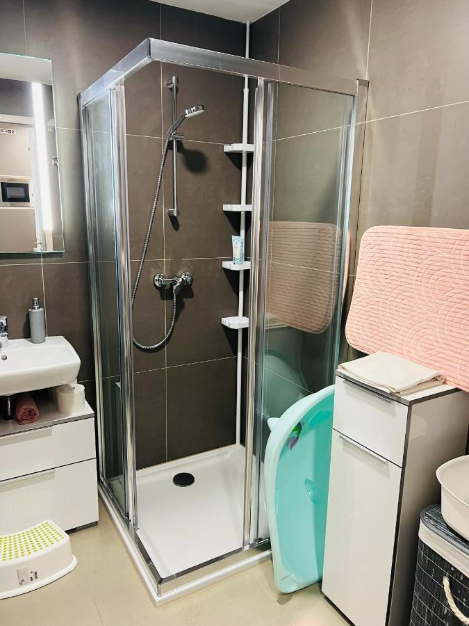 Medences Panoramas Balatom Apartman Сиофок Екстериор снимка
