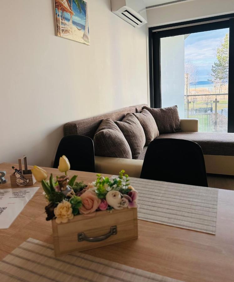 Medences Panoramas Balatom Apartman Сиофок Екстериор снимка